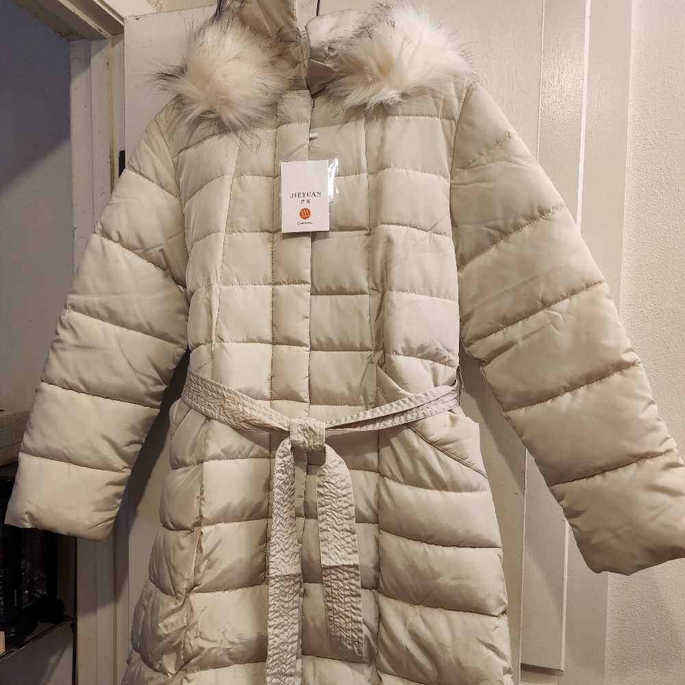 Ladies Ivory Puffer Jacket
